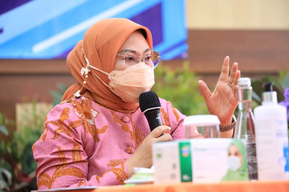 Menaker Ida pada acara Dialog Sosial dengan Pengurus Serikat Pekerja Perempuan