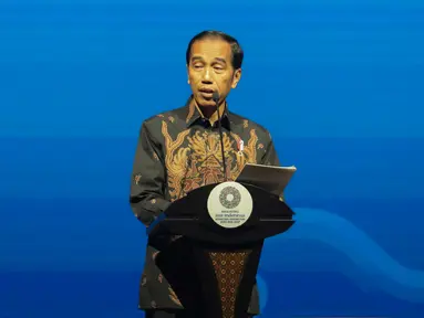 Presiden Joko Widodo saat berpidato dalam Bali Fintech Agenda IMF-WB 2018 di Nusa Dua, Bali, Kamis (11/10). Acara ini membahas berbagai peluang dan tantangan yang bisa diperoleh dari teknologi. (Liputan6.com/Angga Yuniar)