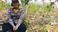 Bripda Indah, Srikandi dari Batas Negeri Berjuang Memadamkan Api (Liputan6.com/Aceng Mukaram)
