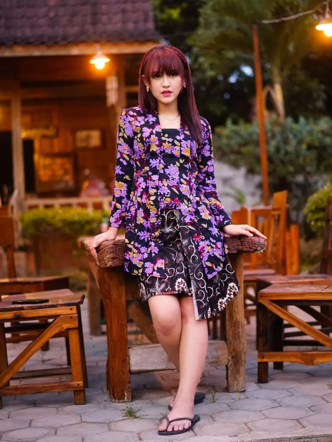 Jalani Diet, Ini 6 potret Happy Asmara yang Makin Langsing