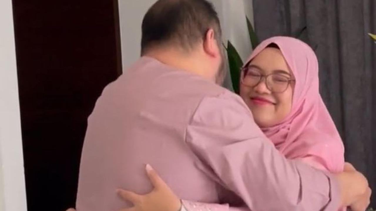 Menangis Bahagia