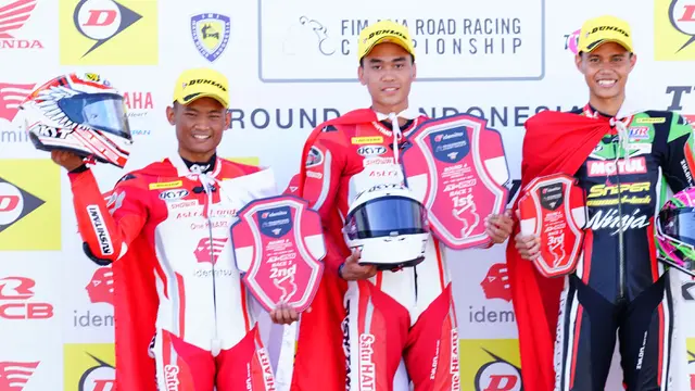 Foto: Herjun Atna Firdaus Kembali Juara Kelas AP250 pada Race Kedua ARRC Mandalika 2023, Pembalap Jepang Jawara di Kelas SS600