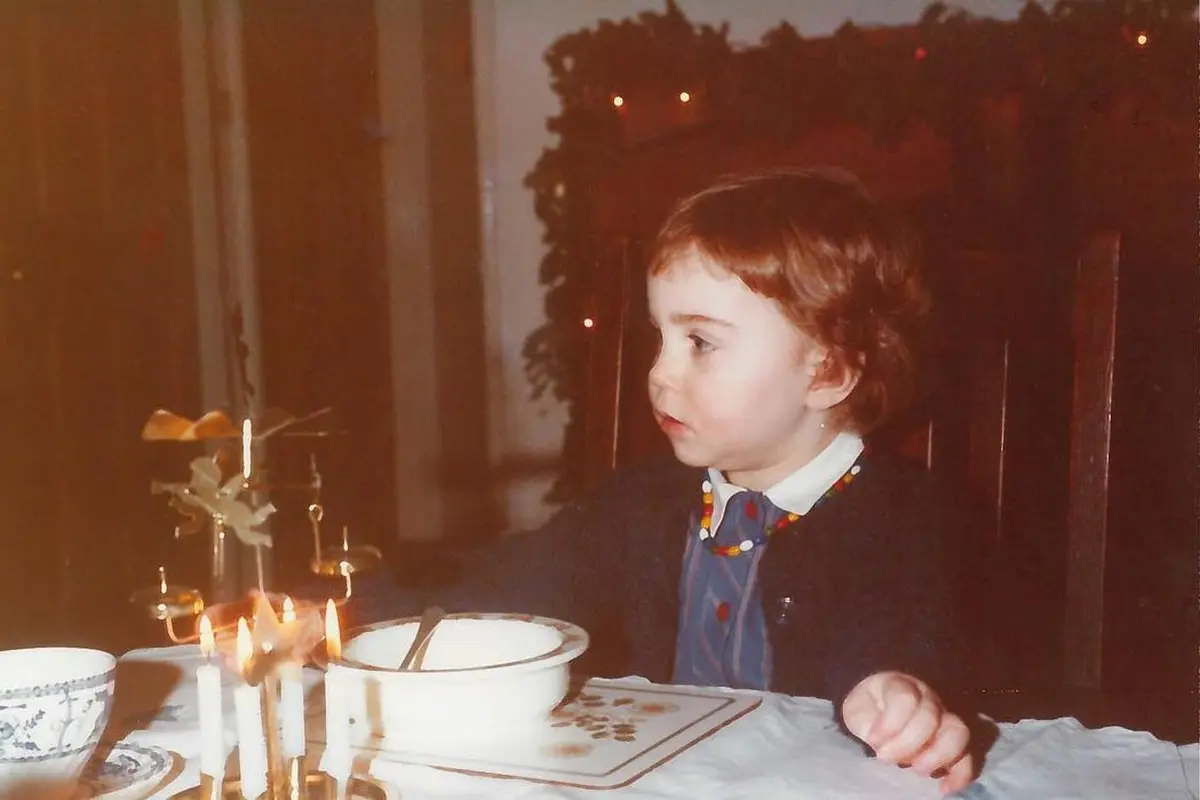 Kate Middleton Bagikan Foto Natal Masa Kecil, Warganet Mengira Pangeran Louis