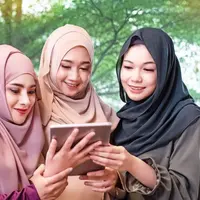 Ilustrasi Perempuan Muslim Credit: freepik.com