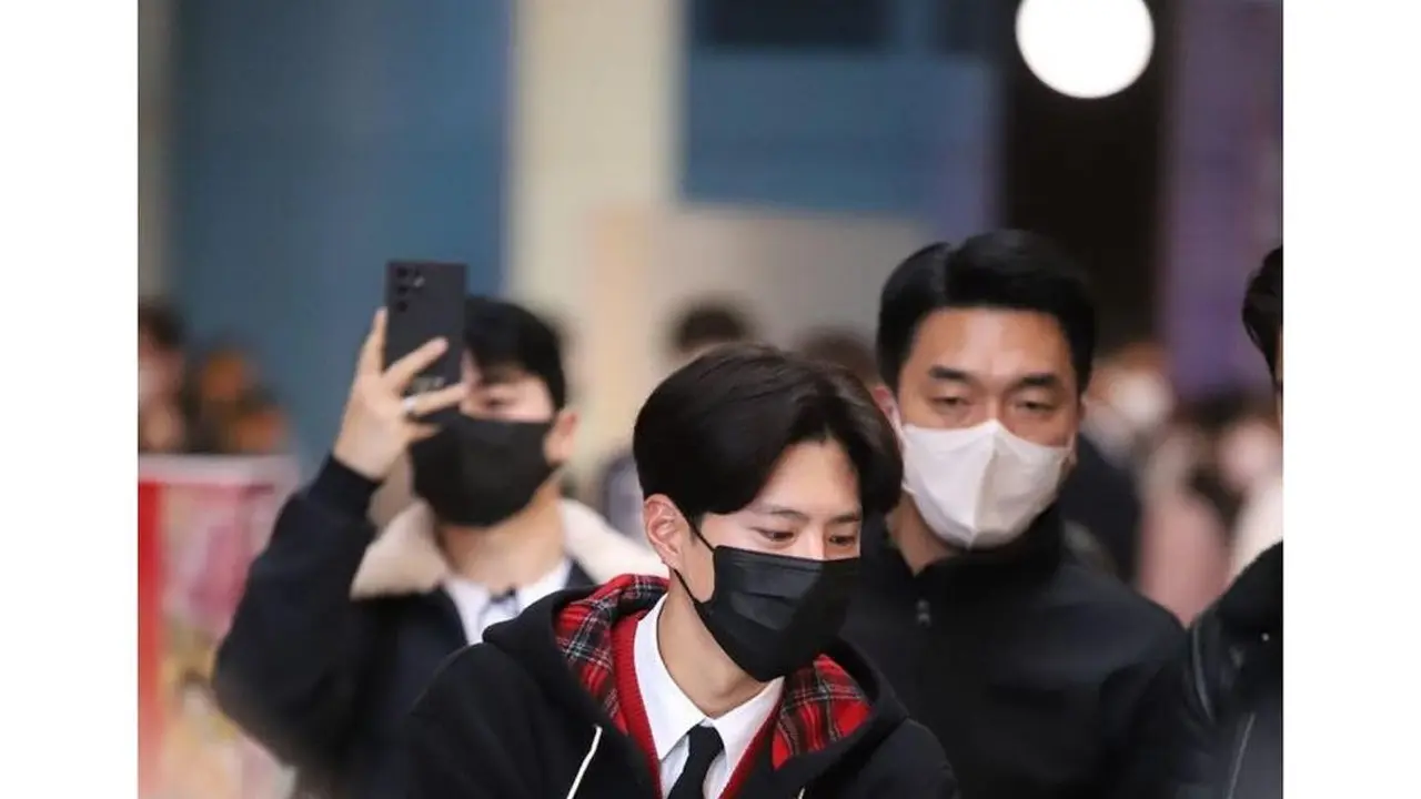 Transformasi Penampilan Park Bo Gum di MAMA 2022, Dari Gaya Anak Sekolah Jadi Pangeran Charming