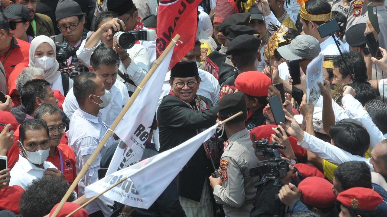 VIDEO: Bukan Cagub Jakarta, Pramono Anung Salah Ucap di KPU Ngaku Daftar Capres-Cawapres