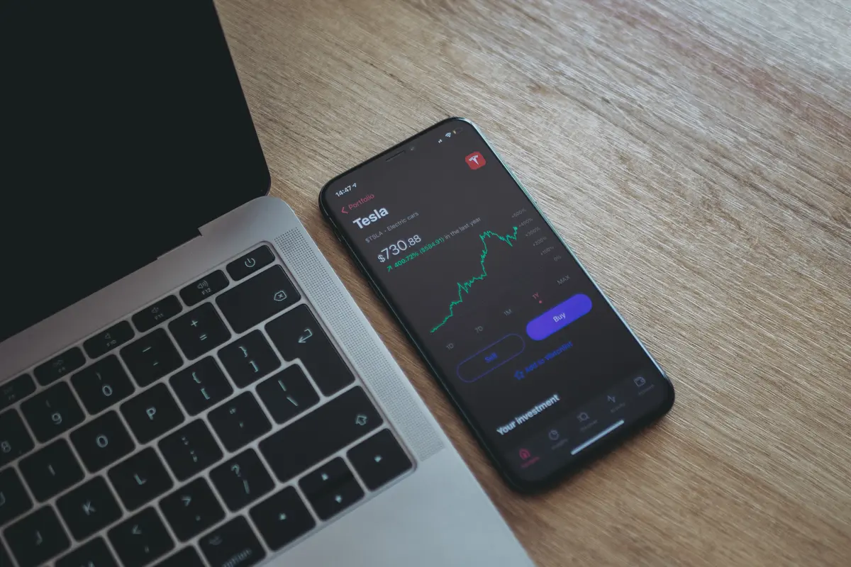 Saham Tesla merosot pada Kamis, 20 April 2023 waktu setempat usai rilis laporan keuangan. Kuartal I 2023. (Foto: Aidan Hancock/Unsplash)