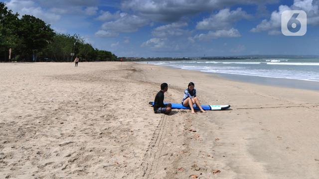 FOTO: Menikmati Sepinya Pantai-Pantai di Bali