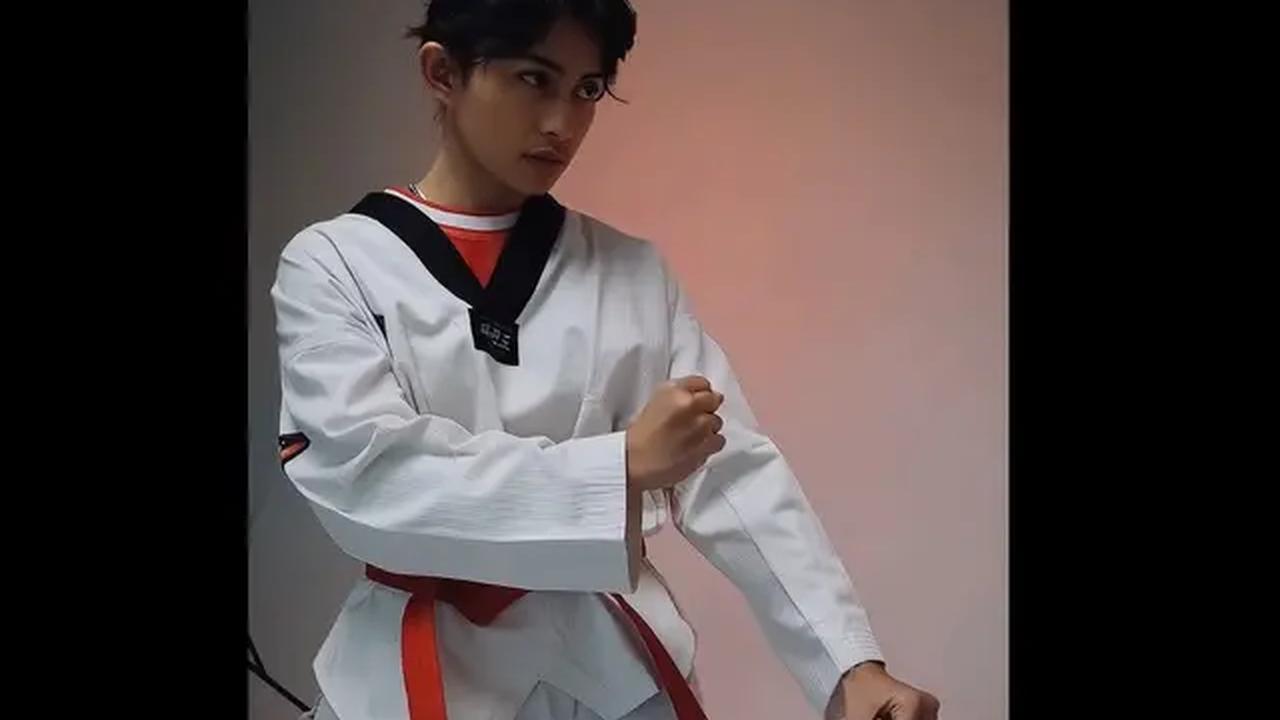 Sintya telah menekuni taekwondo sejak SD hingga meraih sabuk merah. Ia juga sering mengikuti kompetisi dan beberapa kali juara pertama. (Sumber:Instagram/sintyamarisca)