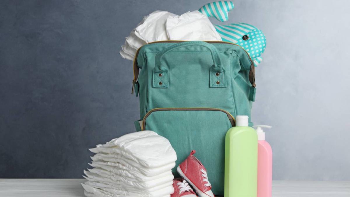 Anti Ribet, Ini Diapers Bag Multifungsi yang Bikin Perlengkapan Bayi Tetap Rapi Saat Pergi