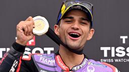 Pembalap Prima Pramac Racing, Jorge Martin tampil konsisten sepanjang balapan sprint MotoGP Grand Prix Australia di Sirkuit Phillip Island, Sabtu (19/10/2024). (William WEST/AFP)
