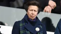 Putri Anne dari Kerajaan Inggris, saat berada di pertandingan persatuan rugby internasional Enam Bangsa antara Skotlandia dan Prancis di Stadion Murrayfield di Edinburgh pada 8 Maret 2020. (ANDY BUCHANAN / AFP)
