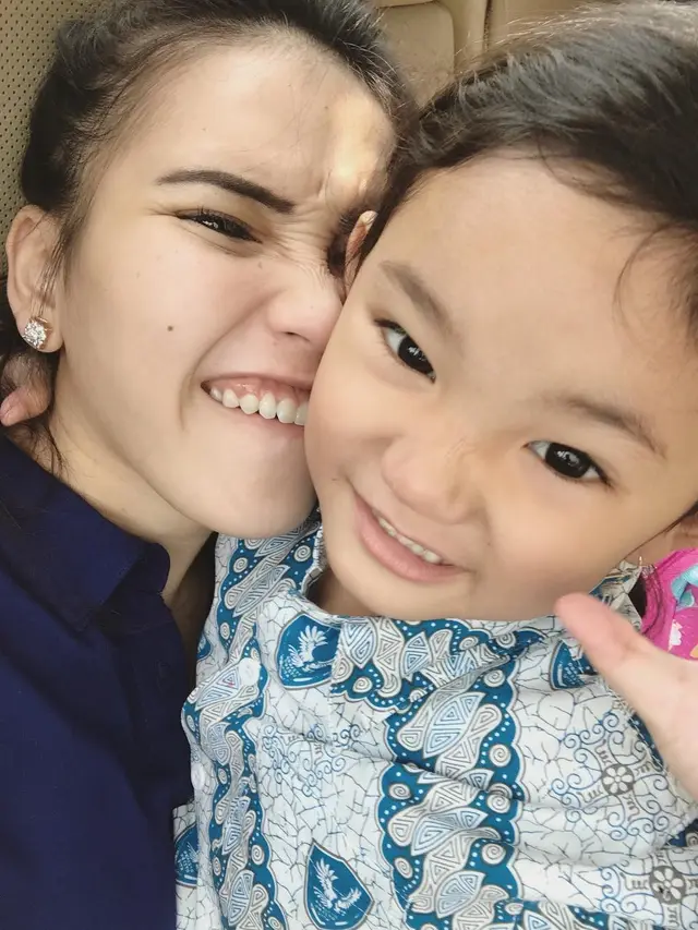 [Bintang] Ayu Ting Ting