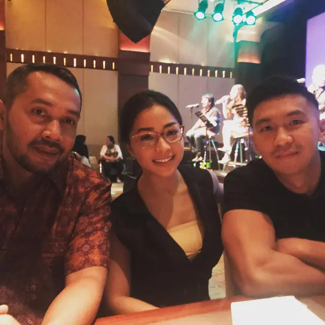 6 Momen Kebersamaan Indra Priawan dengan Keluarga Besar Nikita Willy