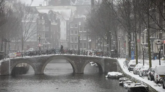 Potret Kota Amsterdam Saat Dilanda Badai Salju