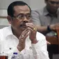 Jaksa Agung H. M. Prasetyo saat rapat dengan Komisi III DPR RI di Kompleks Parlemen, Senayan, Jakarta, Rabu (1/2). Prasetyo mengungkapkan telah mengeksekusi sekitar 1.800 perkara pidana khusus korupsi. (Liputan6.com/Johan Tallo)