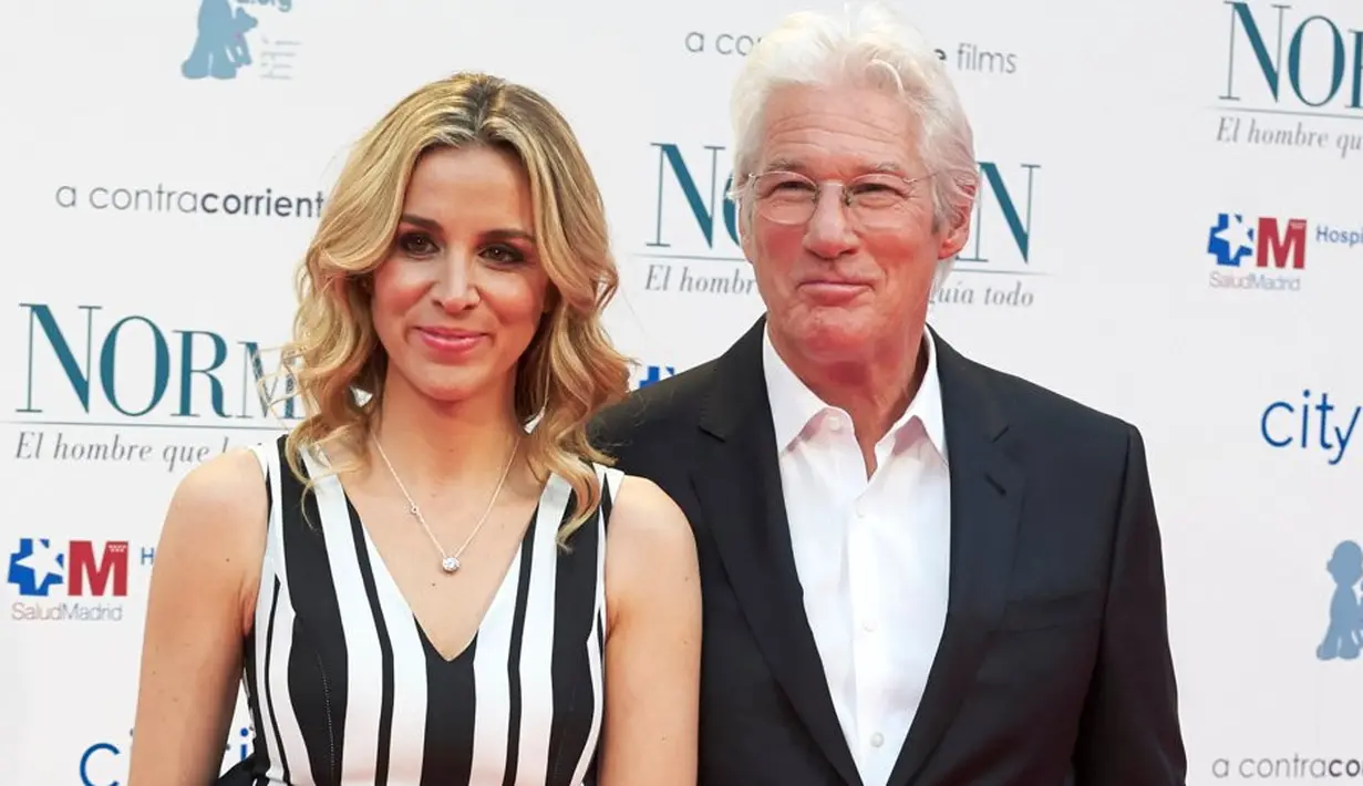Alejandra Silva dan Richard Gere berbeda usia 34 tahun. Pada April lalu keduanya mengumumkan sudah menikah. Mereka telah berkencan sejak 2014. (Carlos Alvarez/Getty Images/thisinsider)