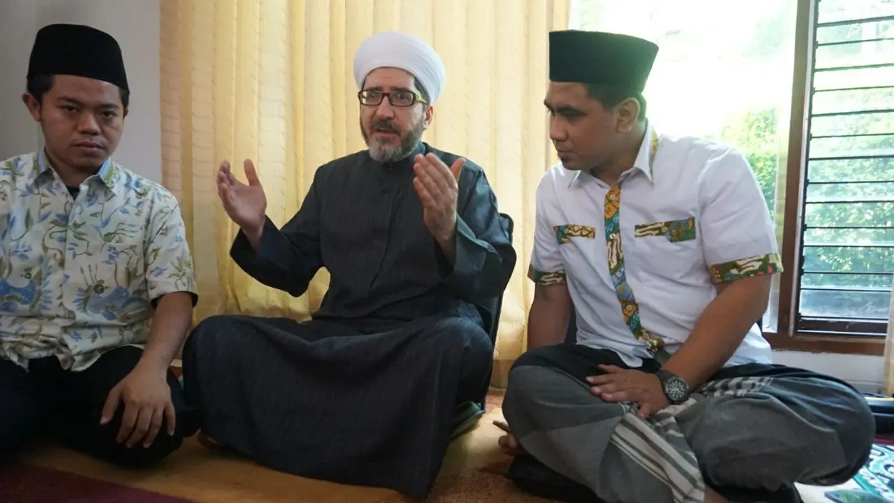 Calon Wakil Gubernur Jawa Tengah Taj Yasin bersama Rektor Universitas Ahmad Kaftaro Damascus Syaikh Muhammad Syarif As Showaf  (Dok. Tim Media Taj Yasin)