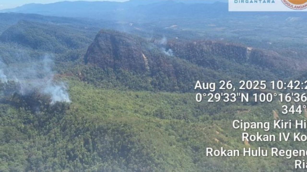 Fakta Unik: Helikopter Waterbombing Riau Berhasil Padamkan 3 Titik Karhutla di Medan Sulit