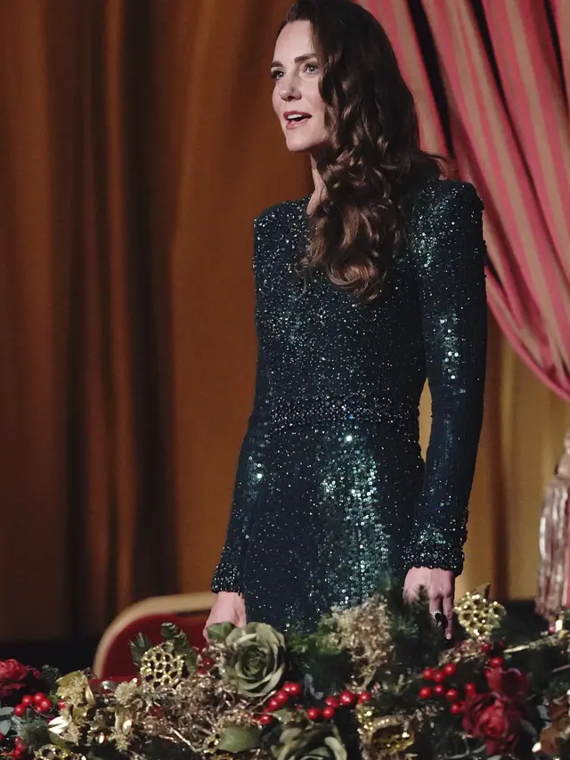 Cantiknya Kate Middleton Kenakan Gaun Hijau di Royal Variety Performance