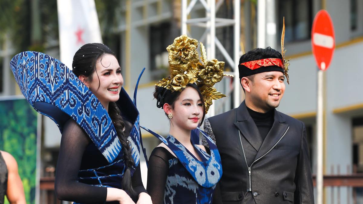 Top 3 Berita Hari Ini: Arumi Bachsin dan Putrinya Tampil Bak Elsa Frozen di Jember Fashion Carnaval 2026