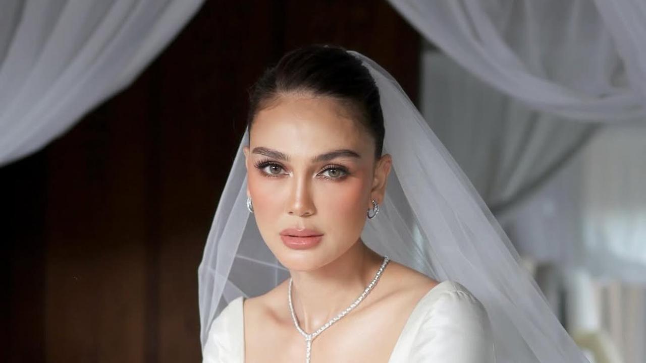 Makeup Luna Maya