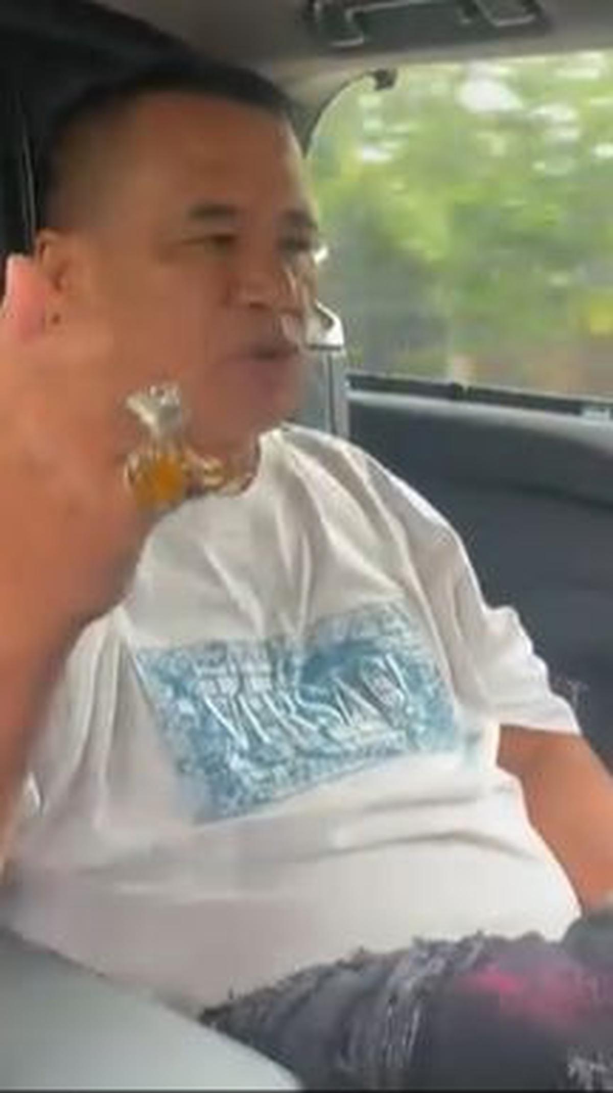 <i>"Kalau mereka mengalihkan tanggung jawab bisa saja dialihkan ke orang yang fiktif. Tapi ini enggak.<br><br>Mereka mengaku sama-sama berbuat. Apakah mungkin dia mengarang nama?," pungkas Hotman. </i>