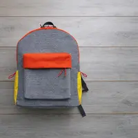 Inovasi terbaru yang mengolah pakaian bekas dari tas sekolah (UNIQLO)