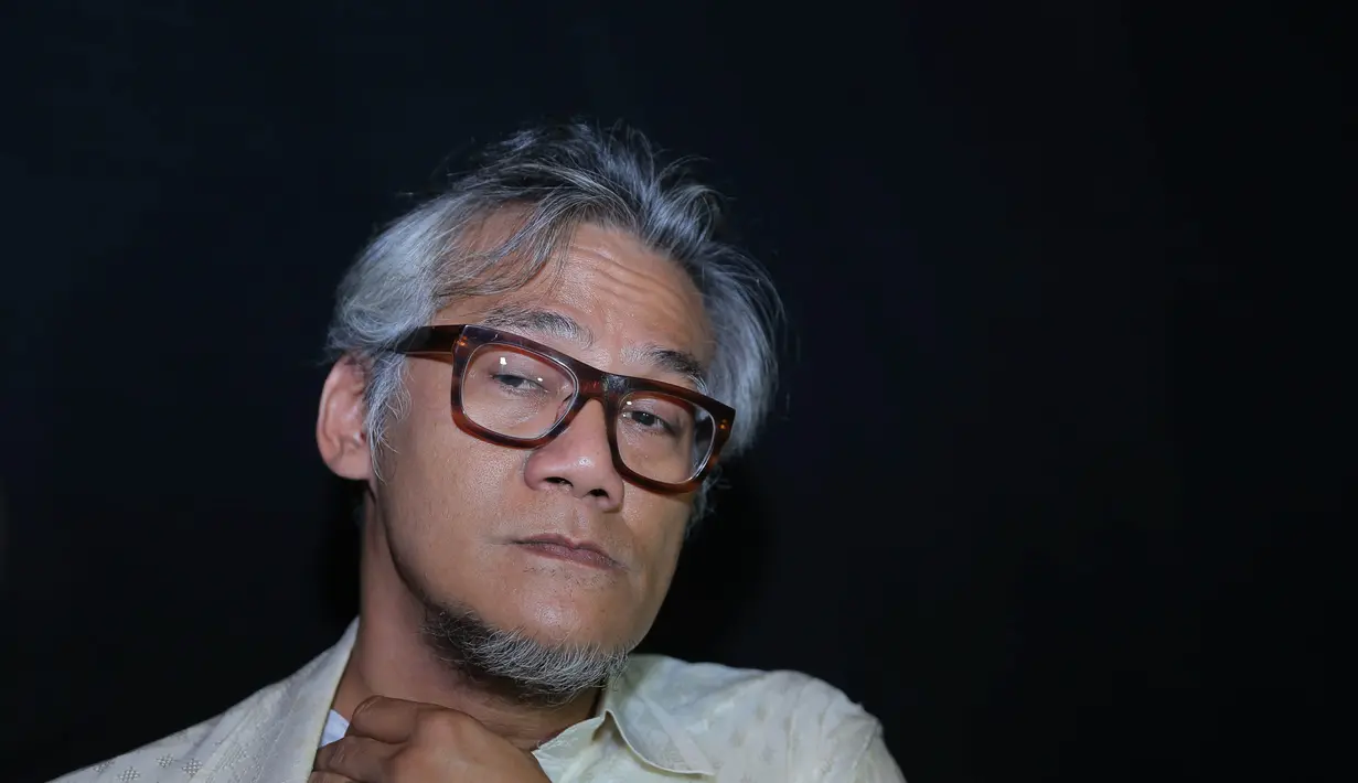 Aktor senior Tio Pakusadewo kembali diuji untuk berperan sebagai Presiden Soekarno. Demi peran dalam film yang berdurasi 78 menit itu, ia belajar selama tiga bulan. (Andy Masela/Bintang.com)