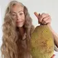 Zhanna Samsonova alias Zhanna D'Art, influencer diet vegan makanan mentah. (dok. Instagram @rawveganfoodchef/https://www.instagram.com/p/CtLLqS1PecT/?img_index=1Dinny Mutiah)