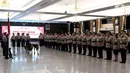 Kapolri Jenderal Idham Azis memimpin upacara sertijab Kepala Divisi Hubungan Internasional Polri dan sejumlah Kapolda di Rupatama Mabes Polri, Jakarta, Selasa (11/2/2020). Idham Azis memimpin 8 Kapolda yang dirotasi dan pejabat utama lain untuk melafalkan sumpah jabatan. (Liputan6.com/Johan Tallo)