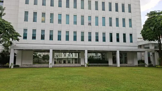Kantor Kementerian Energi dan Sumber Daya Mineral (ESDM) mulai menjalankan kebijakan work from home (WFH).
