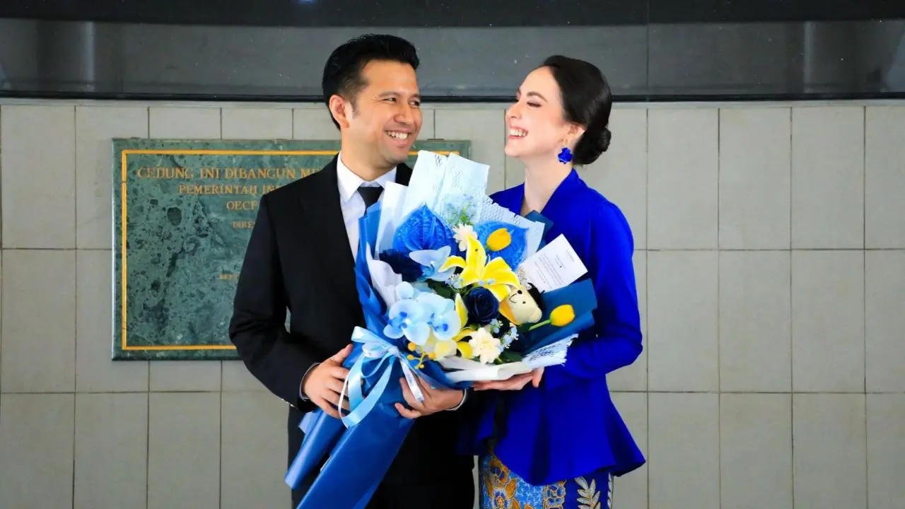 Suami Arumi Bachsin, Emil Dardak Wisuda Program Profesi Insinyur ITB