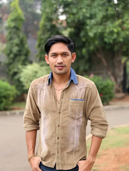 Pria kelahiran Jakarta, 30 April 1982 ini lebih memilih untuk menciptakan versinya sendiri untuk karakter Poltak. (Andy Masela/Bintang.com)