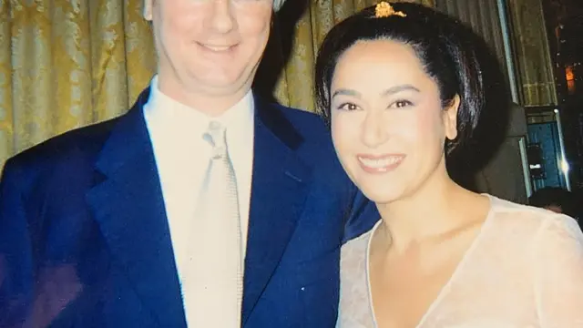 Potret Cantik Kartika Sari Dewi Soekarno