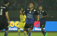 Hasil pertandingan Arema Cronus vs Gresik United: skor 4 -1