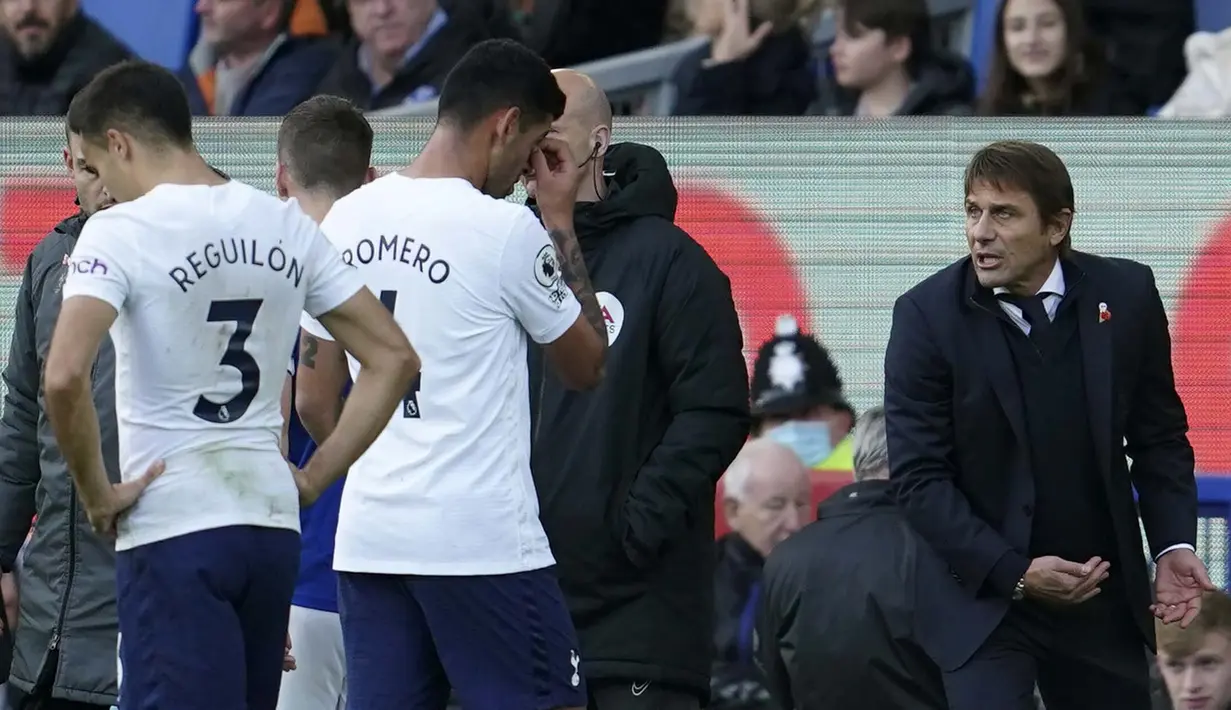 Hasil semacam ini sudah bisa diduga sebelumnya. Ini kali pertama Conte menerima pekerjaan dari sebuah klub saat kompetisi sedang berjalan. Gagasannya pastinya belum bisa diterima dengan sepenuhnya oleh para pemain Tottenham. (AP Photo/Jon Super)