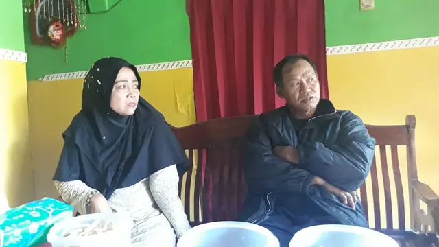 Suwanti, istri Sugeng Prabowo, berharap suaminya benar-benar tobat dan tak lagi mengonsumsi miras usai tragedi miras oplosan Cilacap. (Foto: Liputan6.com/Muhamad Ridlo)