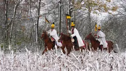 Pertempuran ini dikenal juga dengan Pertempuran Tiga Kaisar (The Battle of the Three Emperors). Reka ulang sejarah ini memperlihatkan kembali bagaimana Kaisar Prancis mengalahkan tentara Rusia dan Austria. (AP Photo/Petr David Josek)