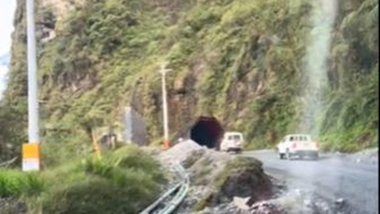 <b>Jalan Ekstrem Menuju Tambang Grasberg</b>