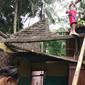Tanah ambles merusak 9 rumah di Dusun Situ, Desa Karangkemiri, Jeruklegi, Cilacap. (Foto: Liputan6.com/dok. Relawan Banyumas)