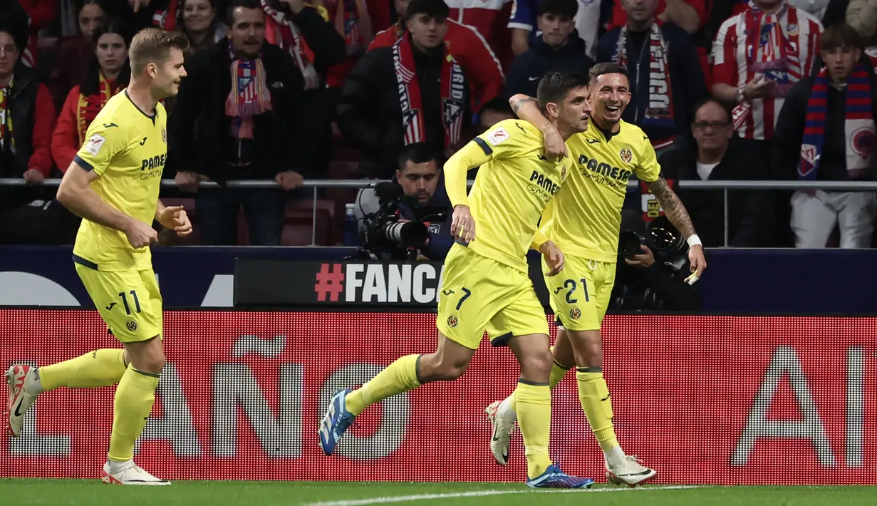 Villarreal unggul terlebih dahulu ketika Gerard Moreno mencetak gol first-time melalui bola pantul pada menit ke-20. (Thomas COEX / AFP)