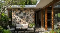 8 Desain Rumah Minimalis Batu Alam yang Bikin Tetangga Terpukau di 2025, Ini Tips Penerapannya