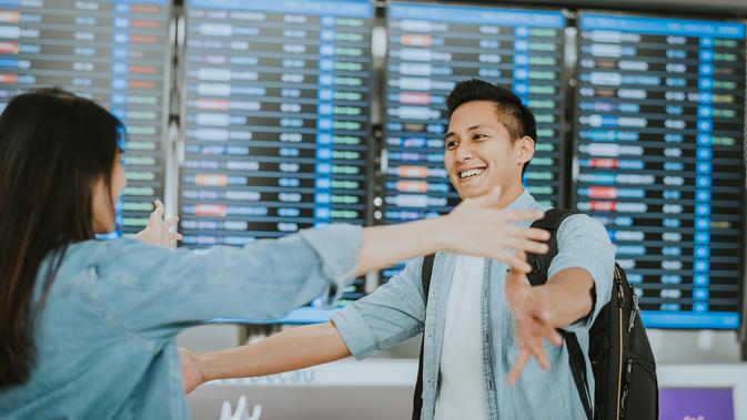 5 Tanda Pria Sungguh Merindukanmu Lifestyle Fimela Com