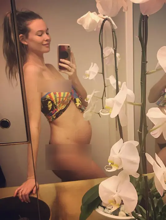 Seperti yang  dilansir dari E! News, Minggu (22/10), Behati mencurahkan isi hatinya lewat Instastory pribadinya. Untungnya, makanan yang diinginkannya tergolong mudah didapatkan. (Instagram/behatiprinsloo)