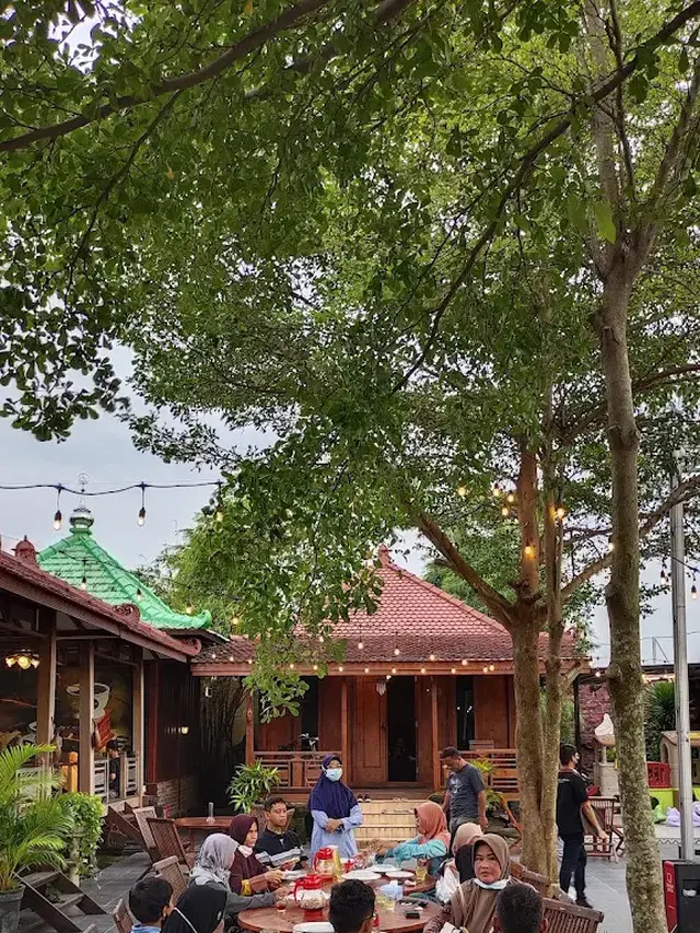 19 Rekomendasi Tempat Makan Enak di Demak Jawa Tengah 2025, Surganya Kuliner Khas & Hits