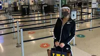 Farah Quinn saat mendarat di Bandara San Fransisco, AS. (dok. Instagram @farahquinnofficial/https://www.instagram.com/p/CDXlZWYha8c/Dinny Mutiah)