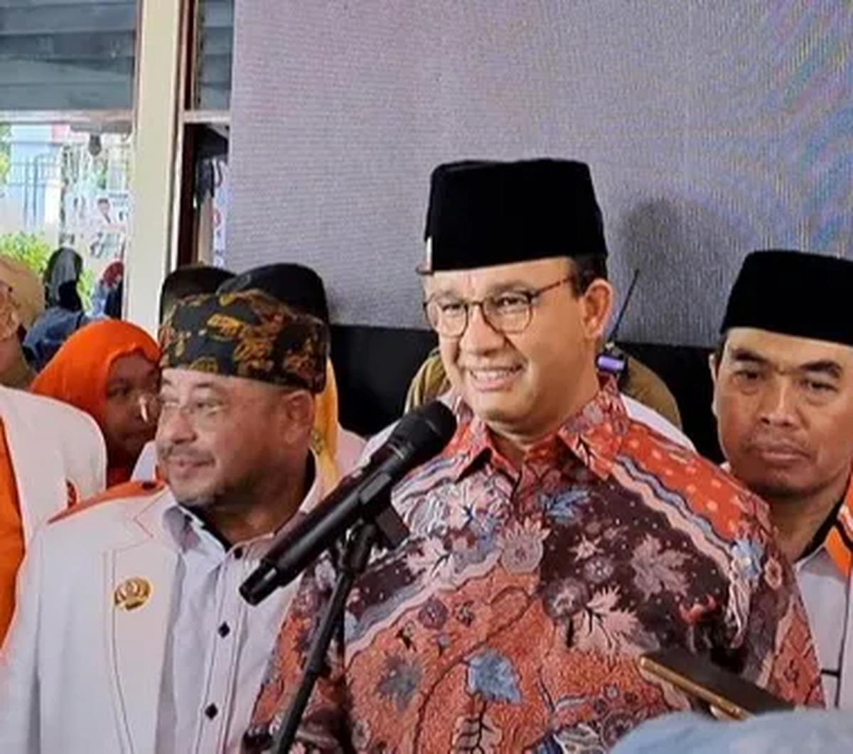 "Nah kalau saya, kalau saya, Mas Anies ini kan selalu dipersepsikan sebagai orang kanan, dengan Mbak Yenny, ini kan akan saling melengkapi kalau menurut saya," kata Ahmad Ali.