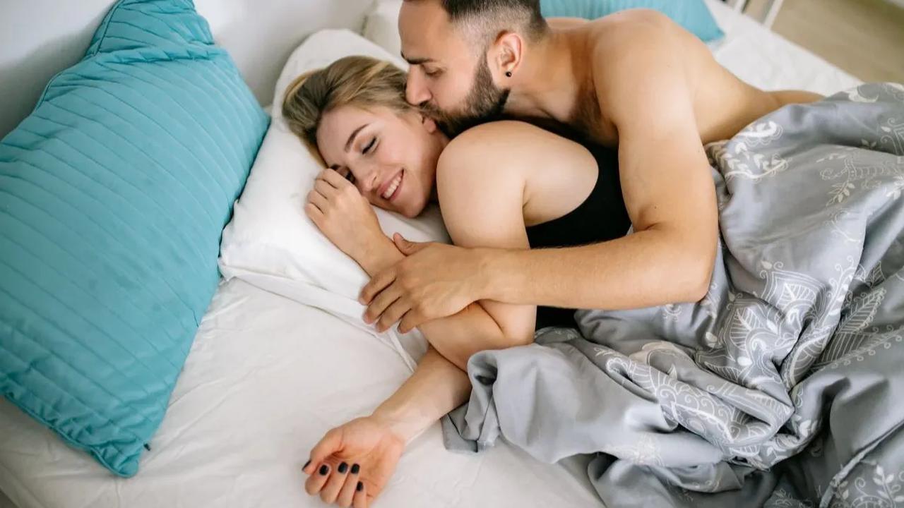 4.&nbsp;Jam Tidur Bukan Hanya untuk Seks