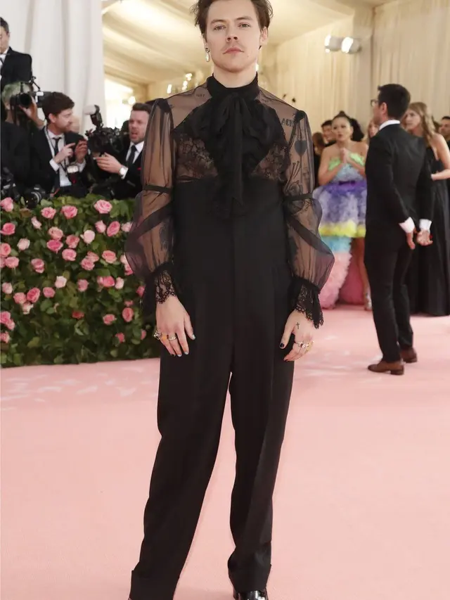Adu Gaya Penampilan Seleb Hollywood di Met Gala 2019